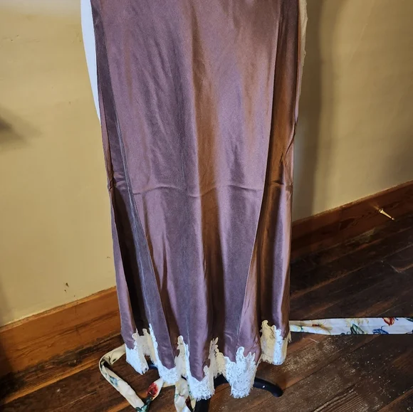 Doen Elowen 100% Silk Skirt With Ecru Lace Trim In Brown Cafe NWOT - Picture 4 of 6